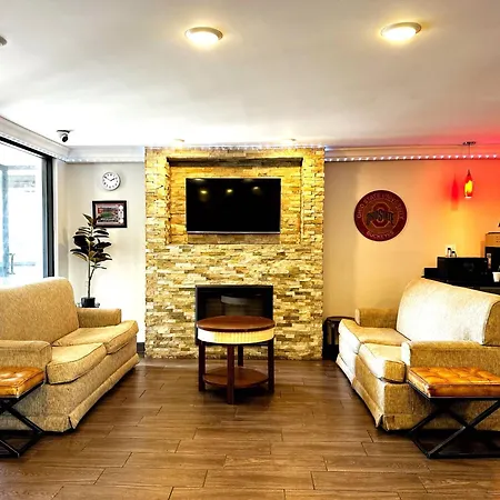 Baymont Inn And Suites By Wyndham Columbus / Near Osu