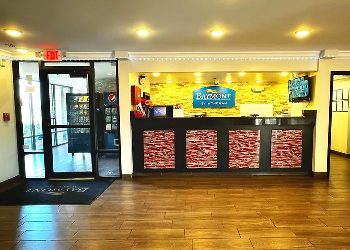 Hotel Baymont And By Wyndham / Near Osu Columbus
