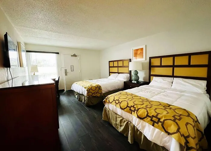 Baymont And By Wyndham / Near Osu Hotel 2*