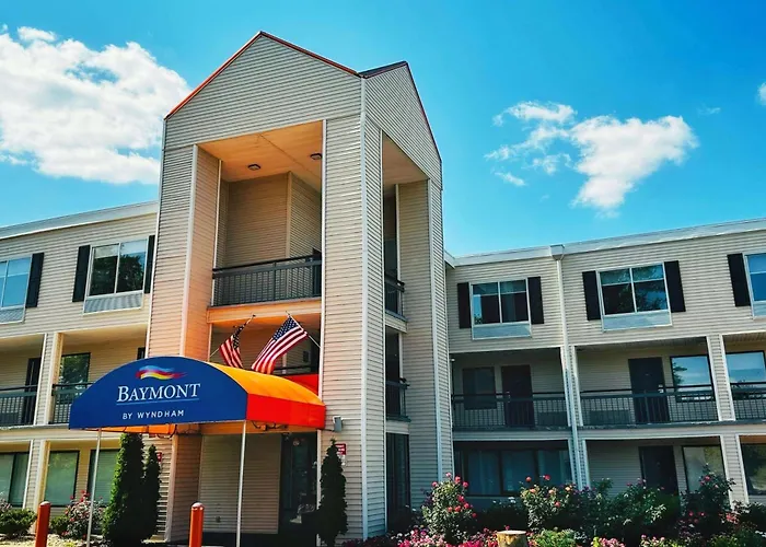 Hotel Baymont And By Wyndham / Near Osu Columbus